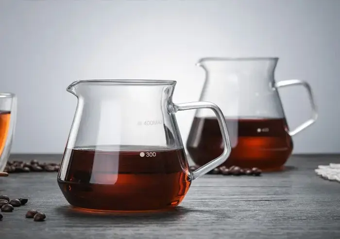 Serveur de café avec goutteur en verre