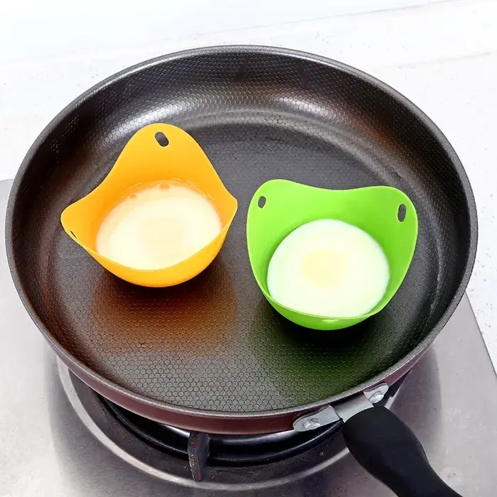 4 pièces ensemble Flexibe Silicone poacher à œufs cuisinier poach dosettes outil de cuisine cuisson 