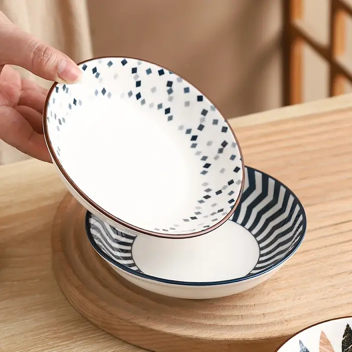 Ensemble d'assiettes en céramique minimalistes de 4 pièces de 5.6 pouces