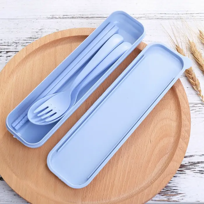 Ensemble de couverts en plastique avec boîte de rangement