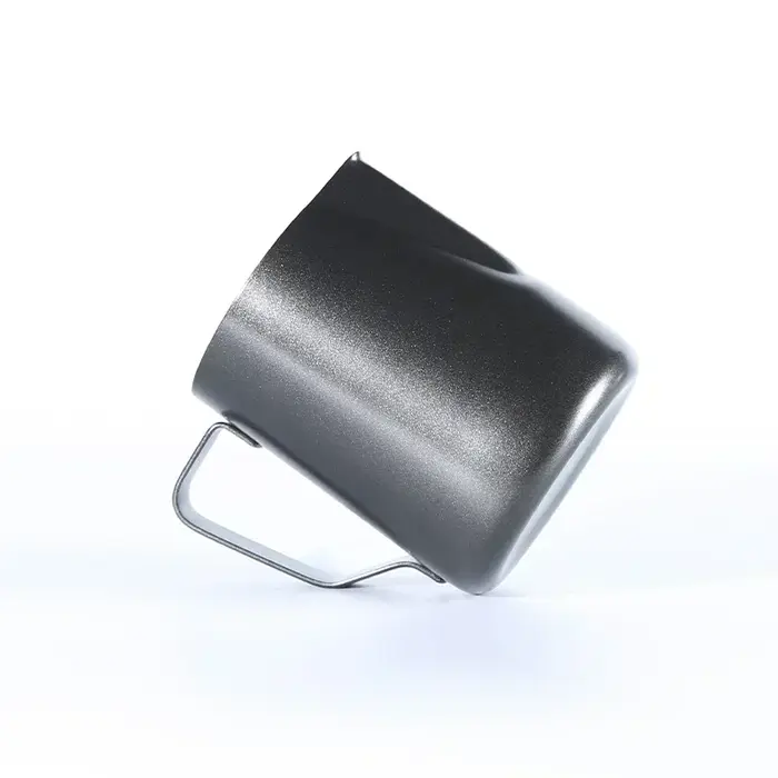 Tasse à latte art noire épaisse 350/600 ml avec bec verseur