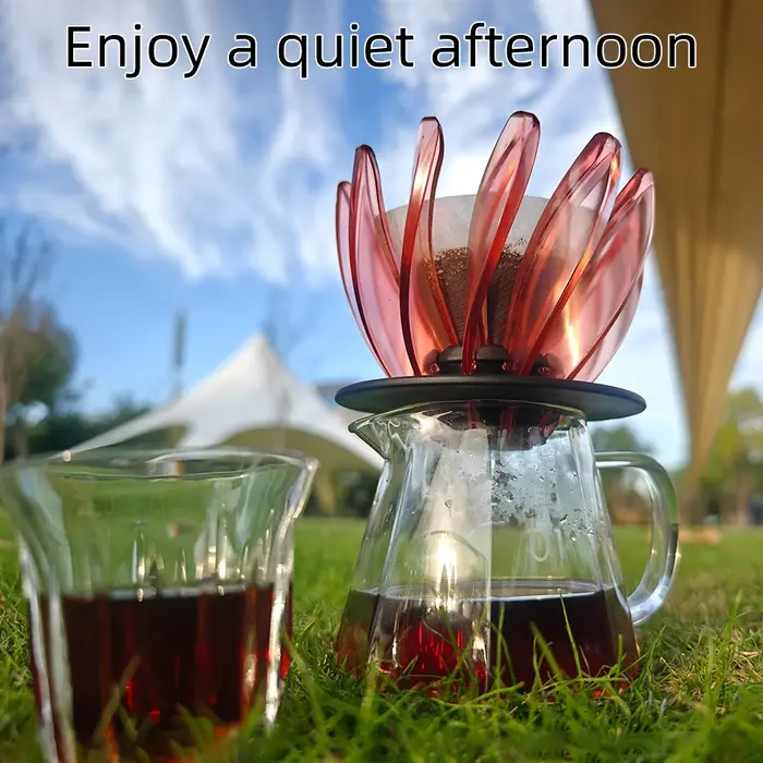 Filtre à café goutteur Vshaped 60 filters1-4Cups V02 verser sur la cafetière