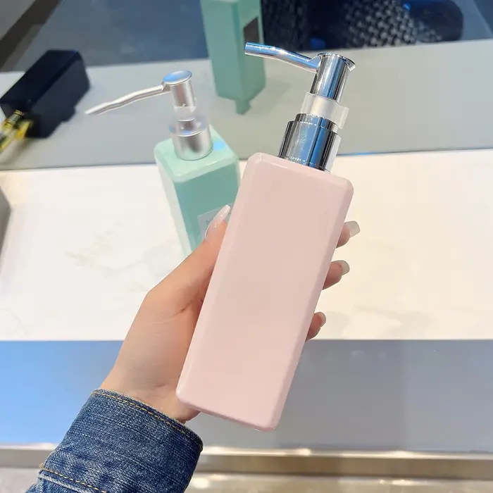 Distributeur liquide de Regina