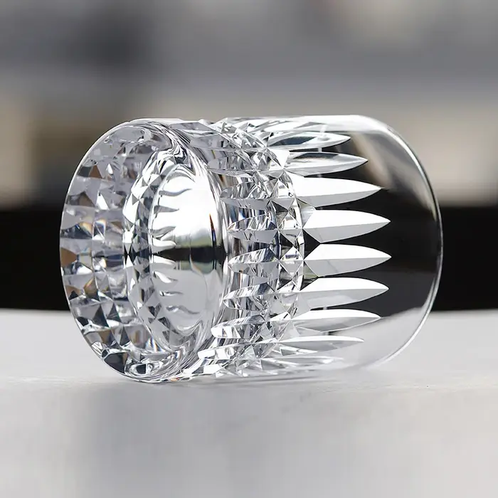 Verre coupé à la main pour clair