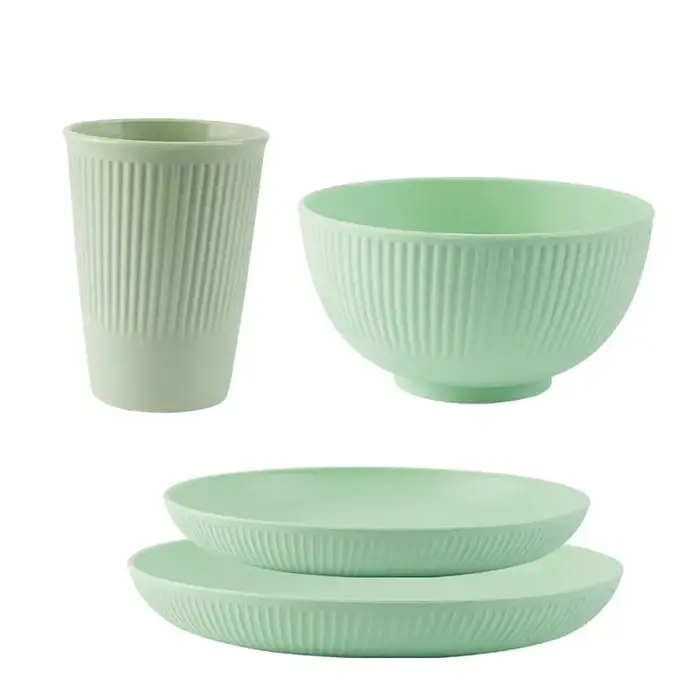 Ensemble de couverts en paille de blé