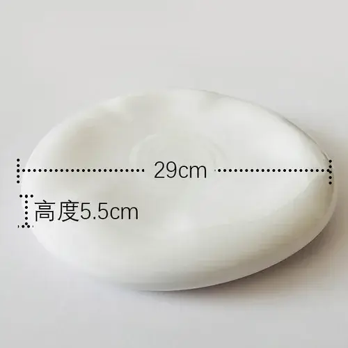 Assiette en céramique irrégulière