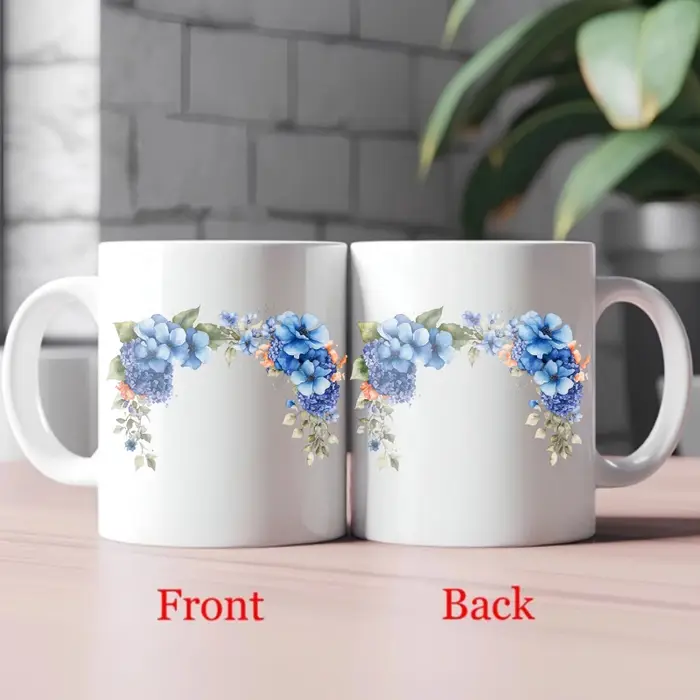 Tasse à café au design floral avec fleurs blanches