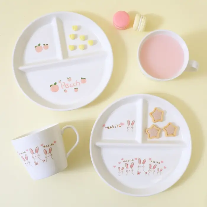 Assiette à manger à trois grilles