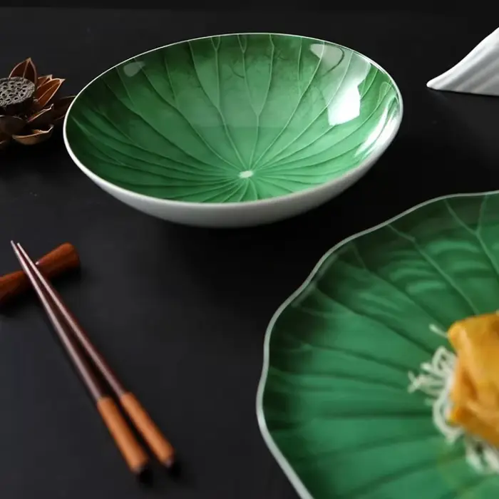Assiette unique en forme de feuille de lotus verte