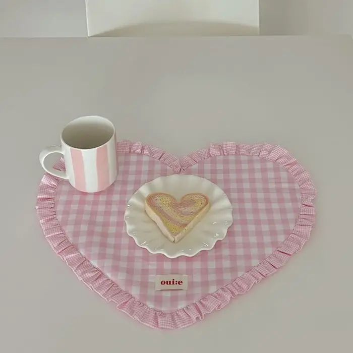 Napperons de table à manger coréens à carreaux en forme de cœur