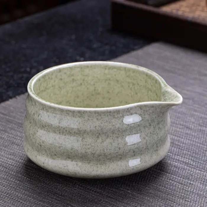 Bol Matcha en céramique gris vert