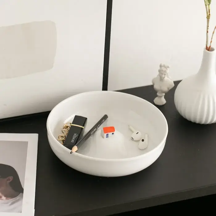 Assiette abstraite en céramique pour la maison