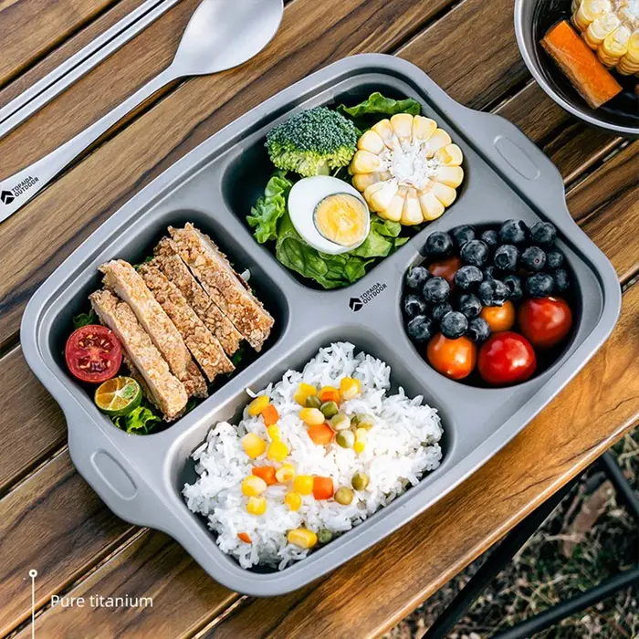 Assiette divisée en titane avec 4 compartiments