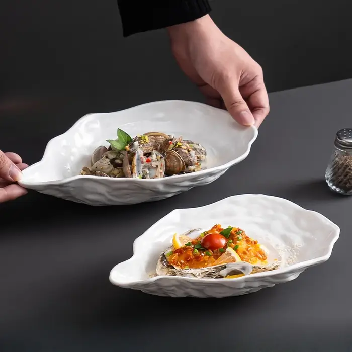 Assiette en céramique moderne en forme d'huître