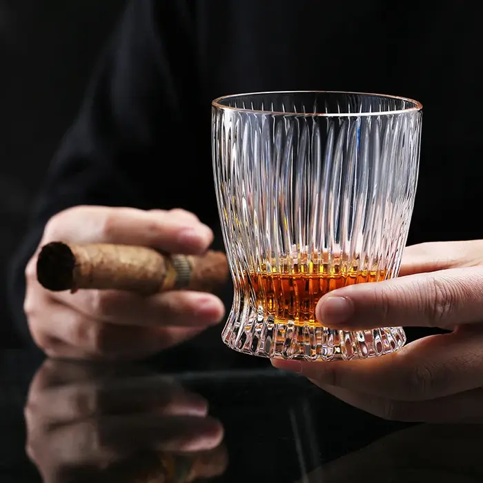 Verres à whisky à l'ancienne pour les amateurs de scotch