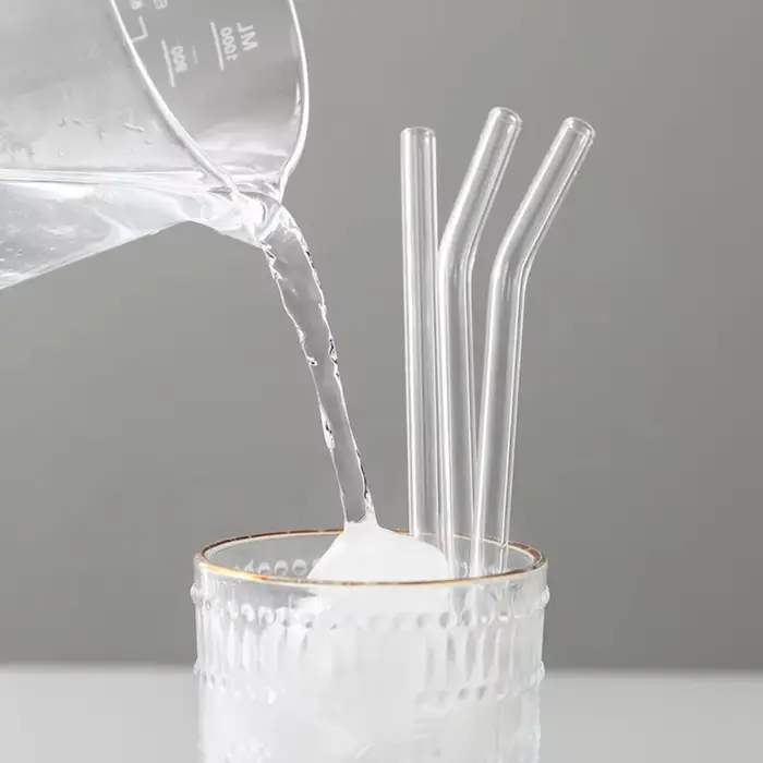 Ensemble de pailles en verre