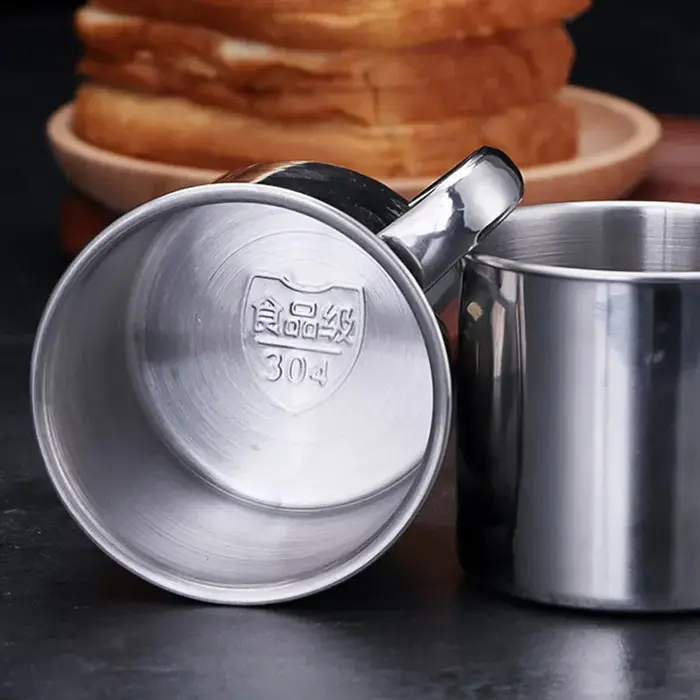 Tasse en acier inoxydable