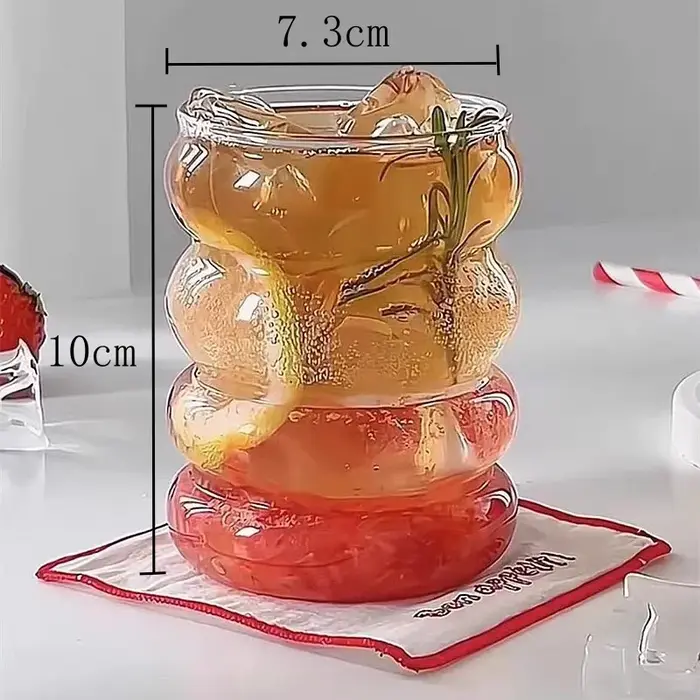 Tasse en verre ondulé domestique