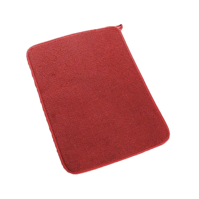 Tapis de séchage de vaisselle dans l'armoire