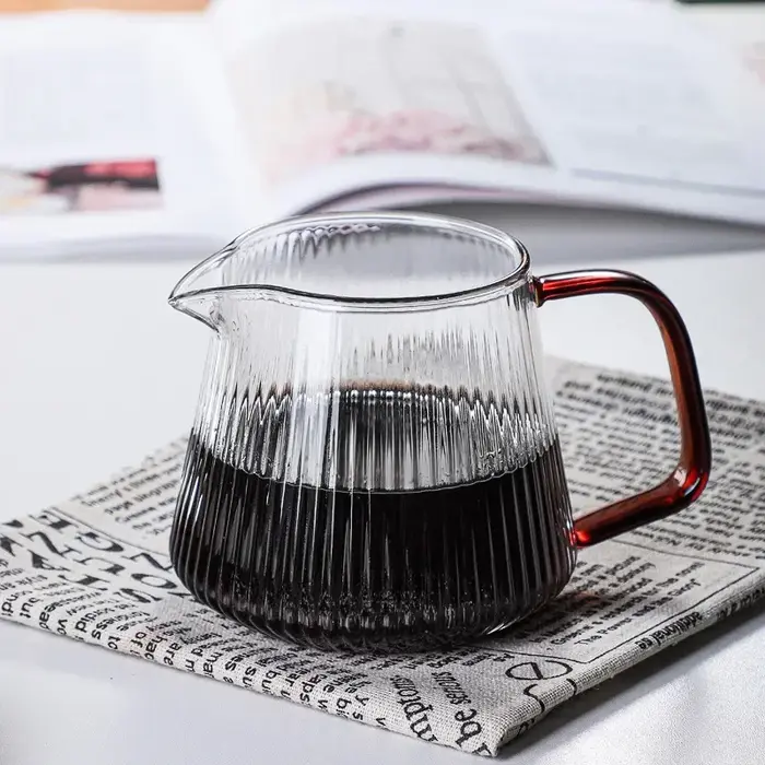Cafetière élégante en verre à haute teneur en Borosilicate avec bec en V – pour le brassage verseur et les rituels de café à domicile