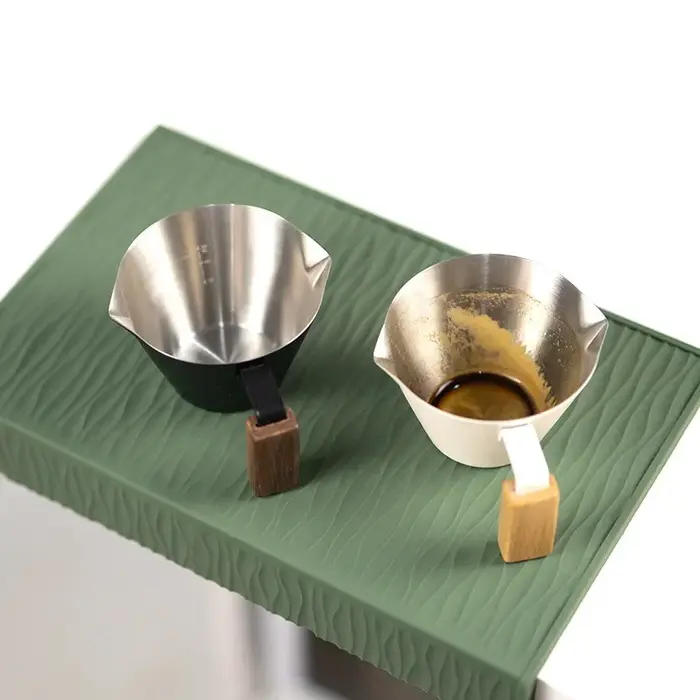 Tasse en acier inoxydable pour café