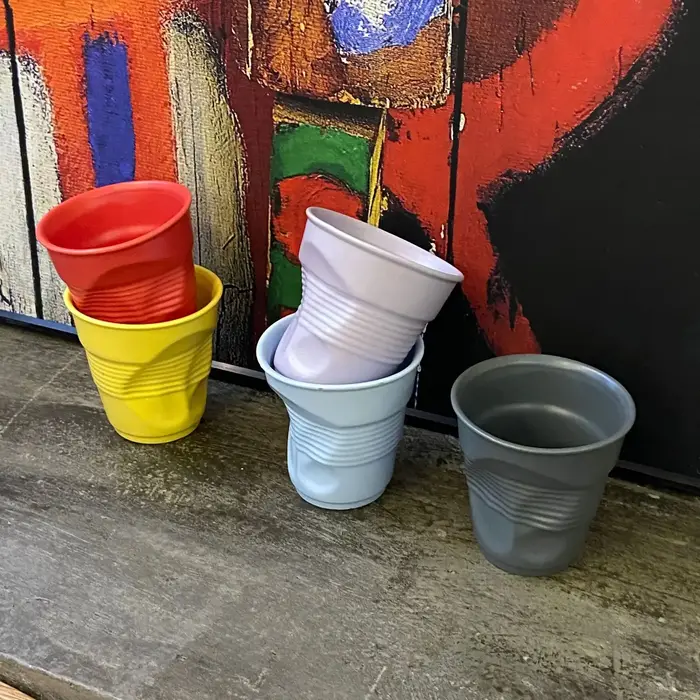 Tasse en céramique irrégulière