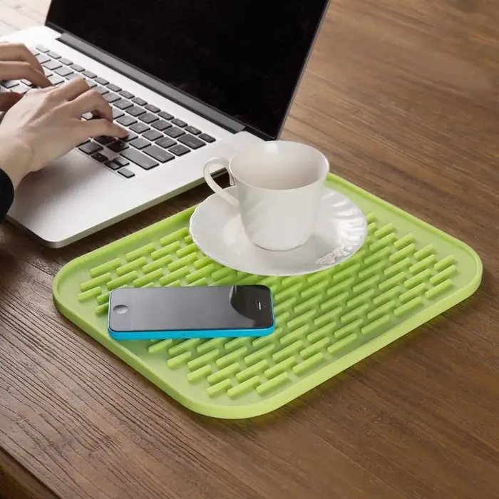 Napperon isolé en silicone pour objets de cuisine