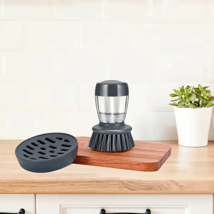 Brosse à vaisselle avec distributeur de savon