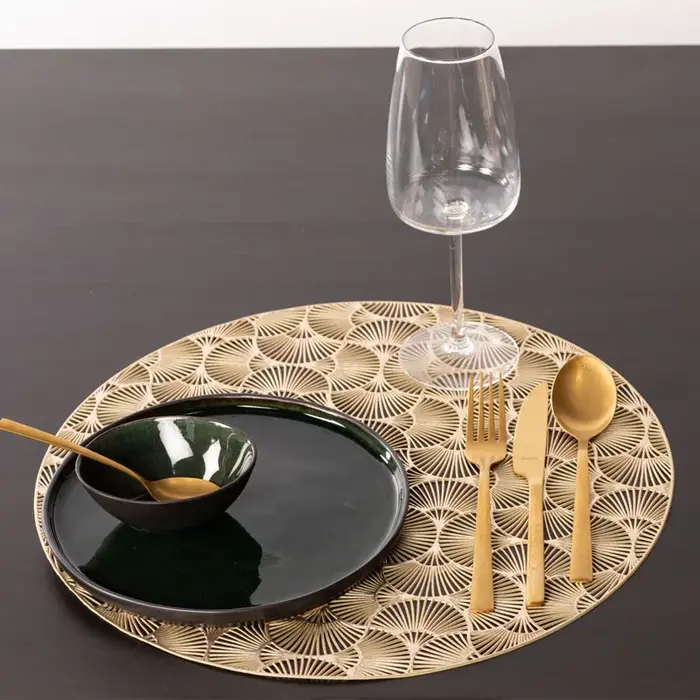 Tapis de Table à fleurs dorées