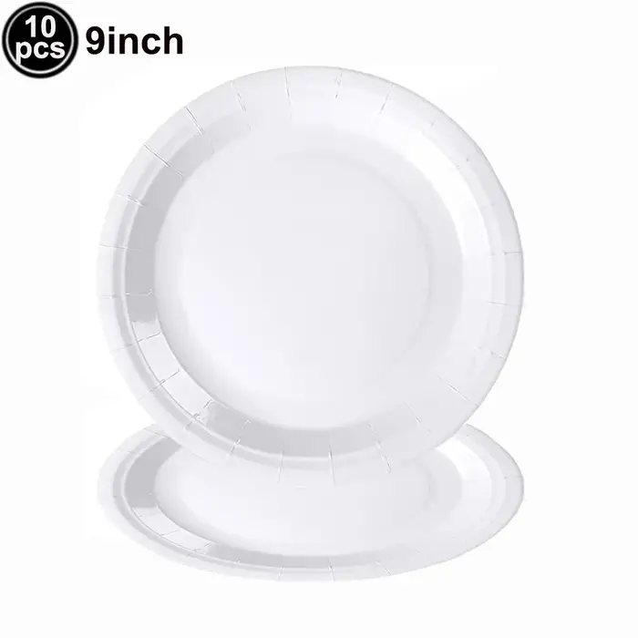 Ensemble de vaisselle jetable de couleur unie sur le thème blanc pur