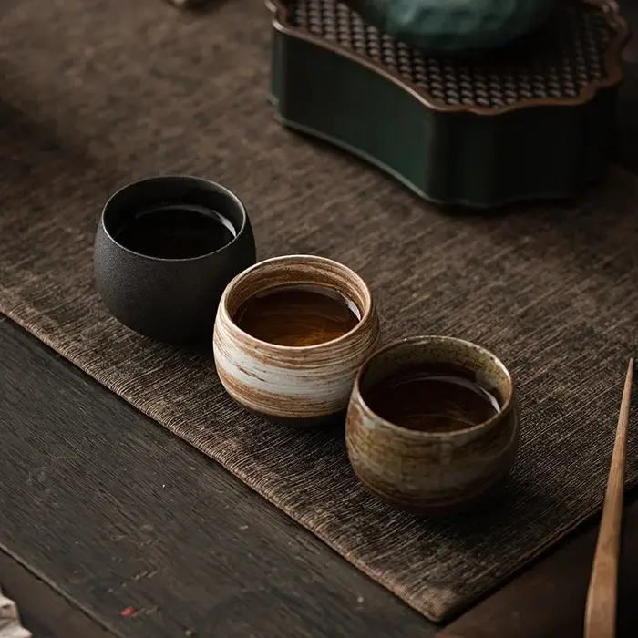 Tasse à thé en céramique faite à la main