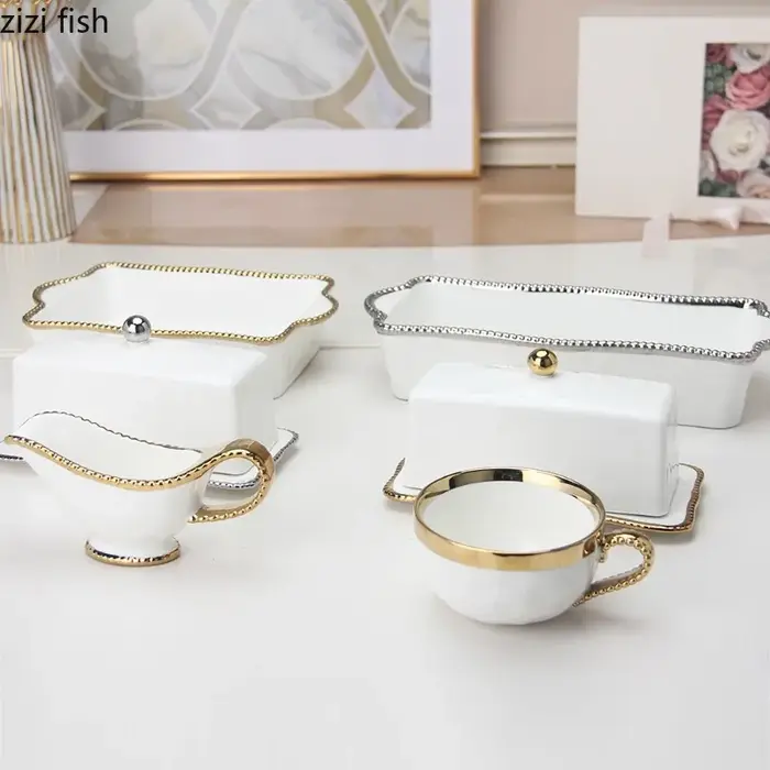 Assiette de table en céramique à pois nacrés