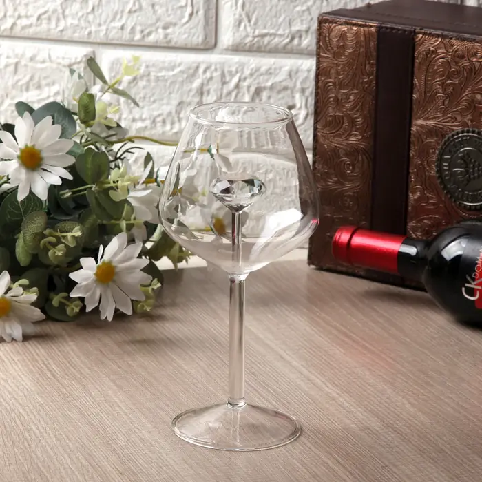 Verre diamant transparent 3D créatif