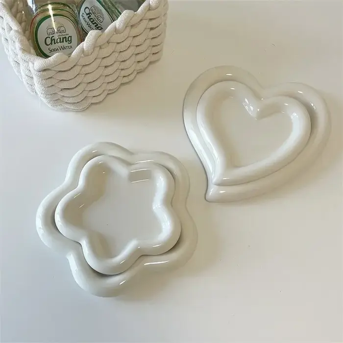 Assiette plate blanche coréenne