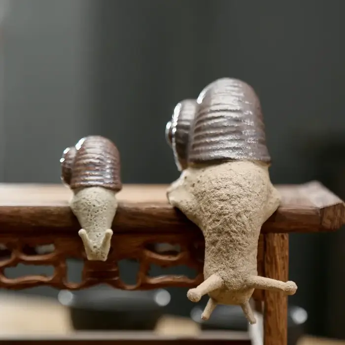 Petit escargot en céramique T