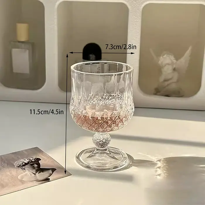 Petit gobelet en verre gaufré gravé de style coréen