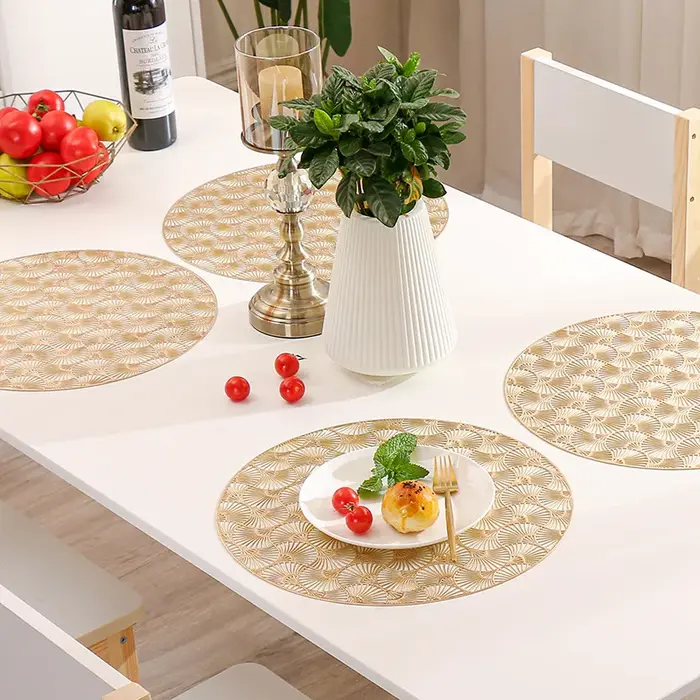 Tapis de Table à fleurs dorées