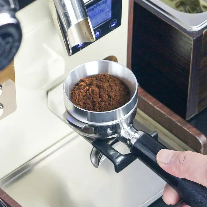 Anneau de dosage magnétique pour café