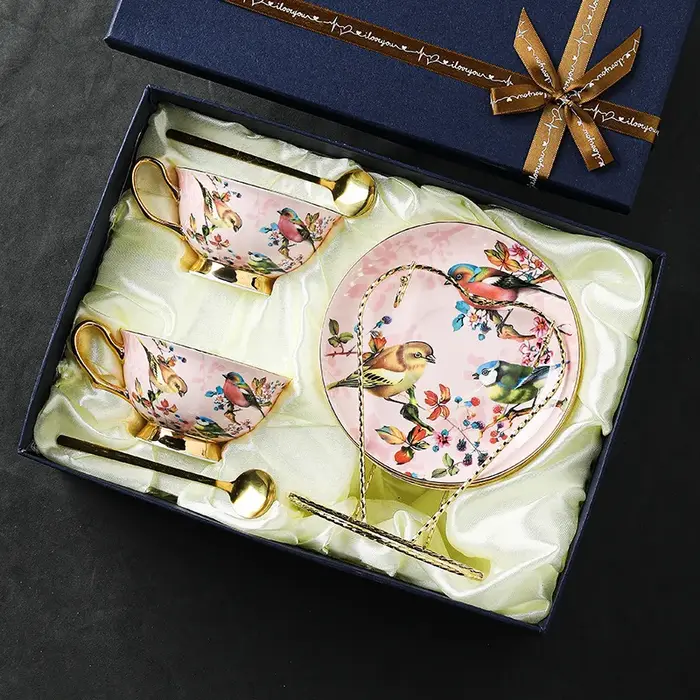 Ensemble de tasses à café européennes