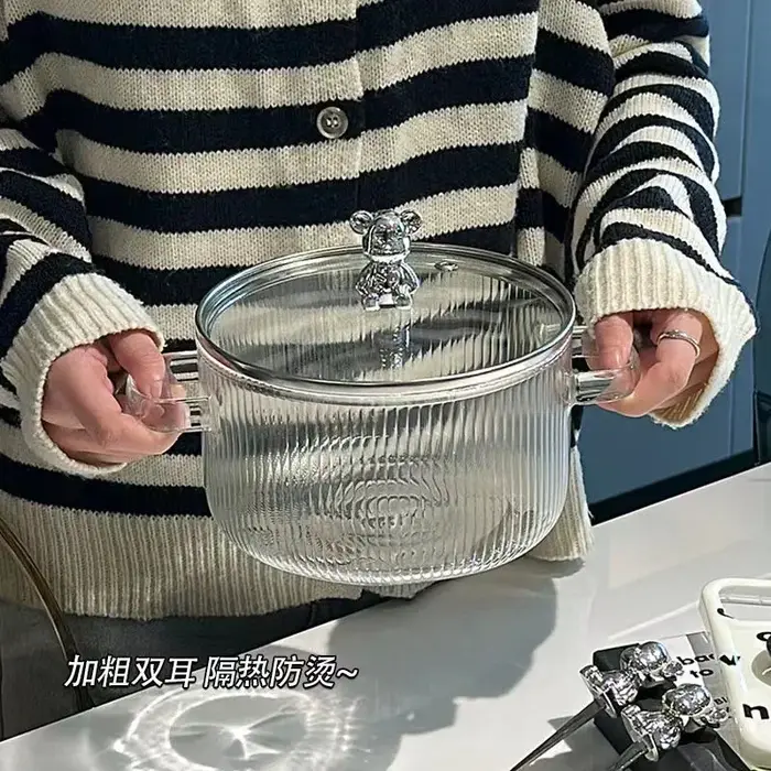 Grand bol à soupe domestique