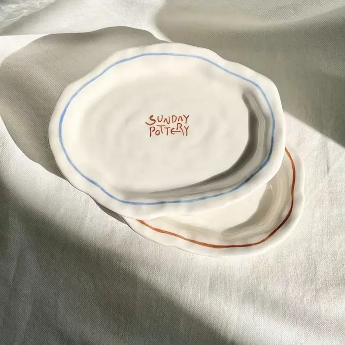 Assiette de pâtes en céramique de couleur unie simple