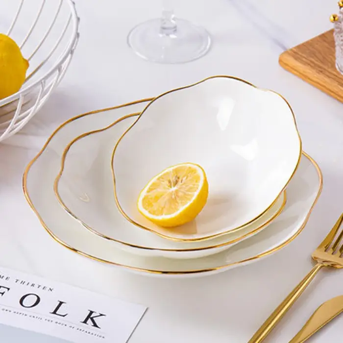 Assiettes en forme de fleur