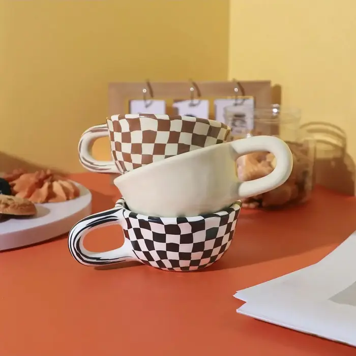 Tasse à thé créative en céramique à motif à carreaux