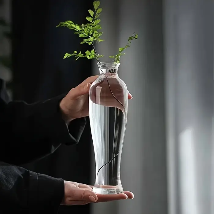 Vases à bourgeons en verre contemporains