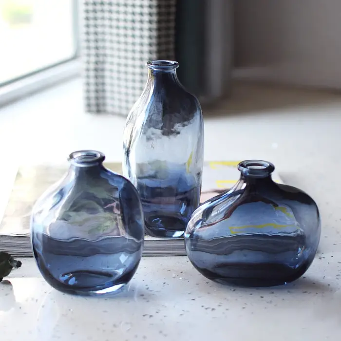 Vase à fleurs en verre transparent irrégulier