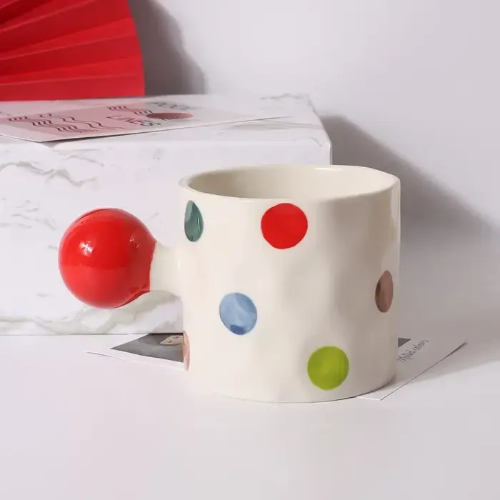 Tasse à café en forme de cœur en céramique fine