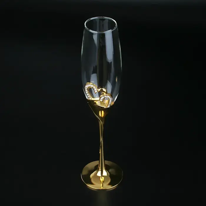 Verres à champagne dorés en cristal