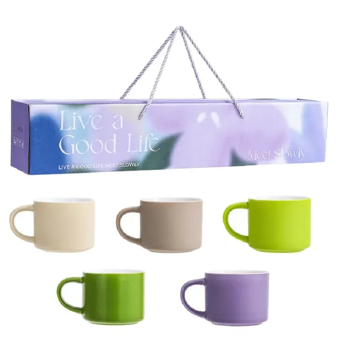 Ensemble de petites tasses à café en céramique