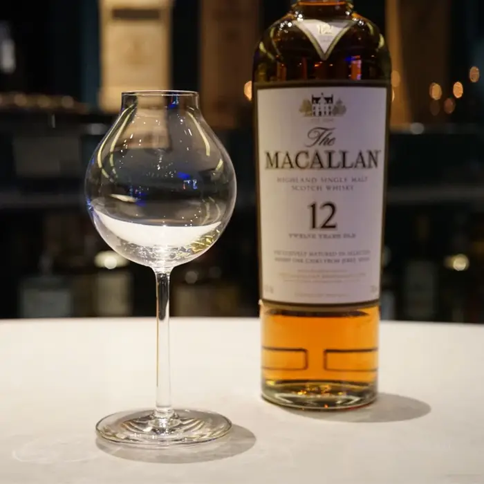 Verre à whisky en cristal avec bourgeon