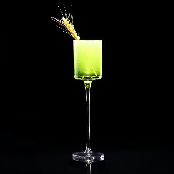 4 verres à champagne, verres à cocktail
